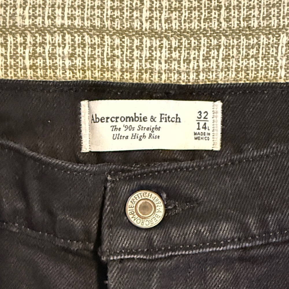 Abercrombie & Fitch 90’s Straight Ultra High Rise Women's Jeans - Black